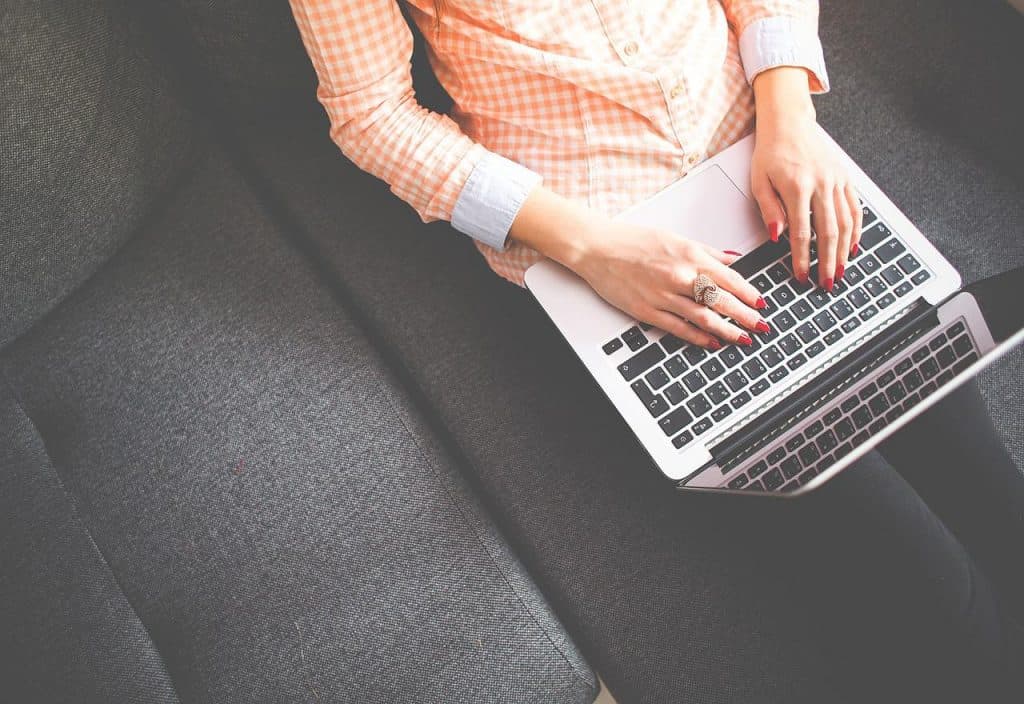 Ilustracija članka: E-matičar: Posušaci rodne listove mogu vaditi online