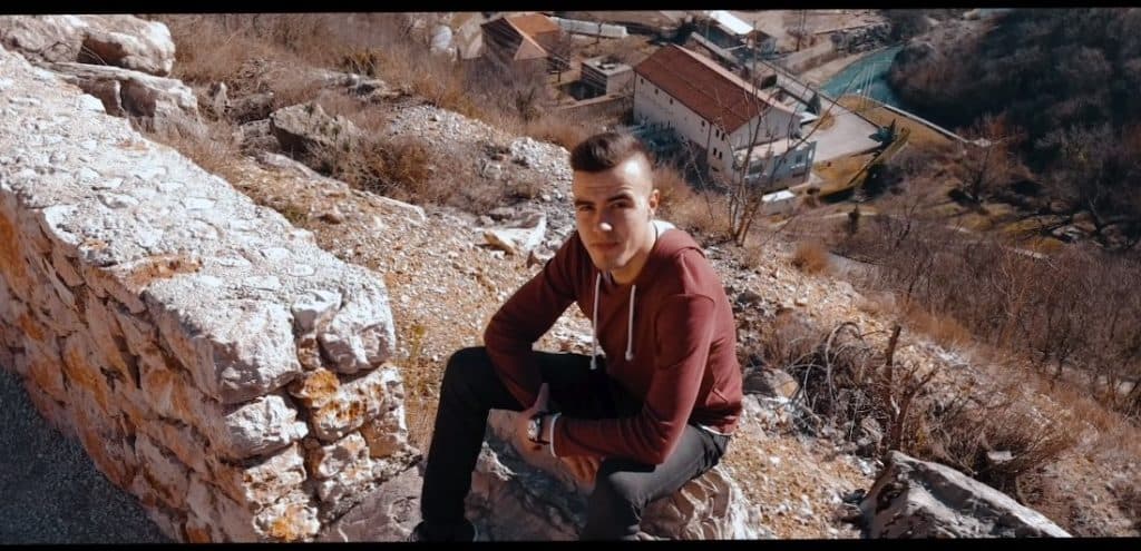 Ilustracija članka: Gruđanin Ivan Milićević snimio spot za pjesmu “Da se opet rodim”