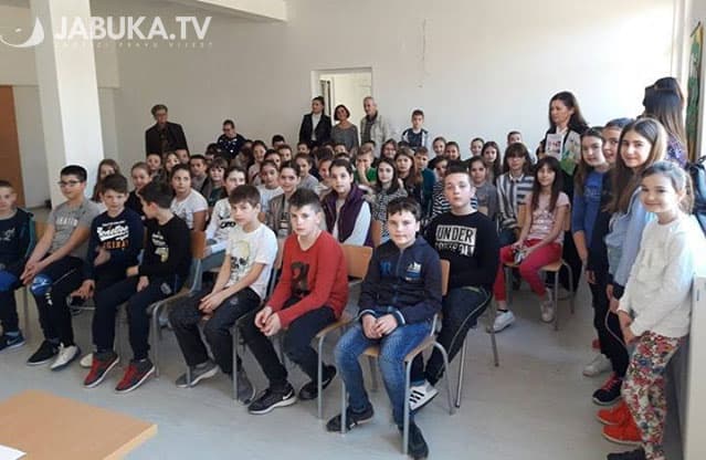 Ilustracija članka: Održano druženje učenika OŠ Ruđer Bošković s književnicama Koštro i Nuić