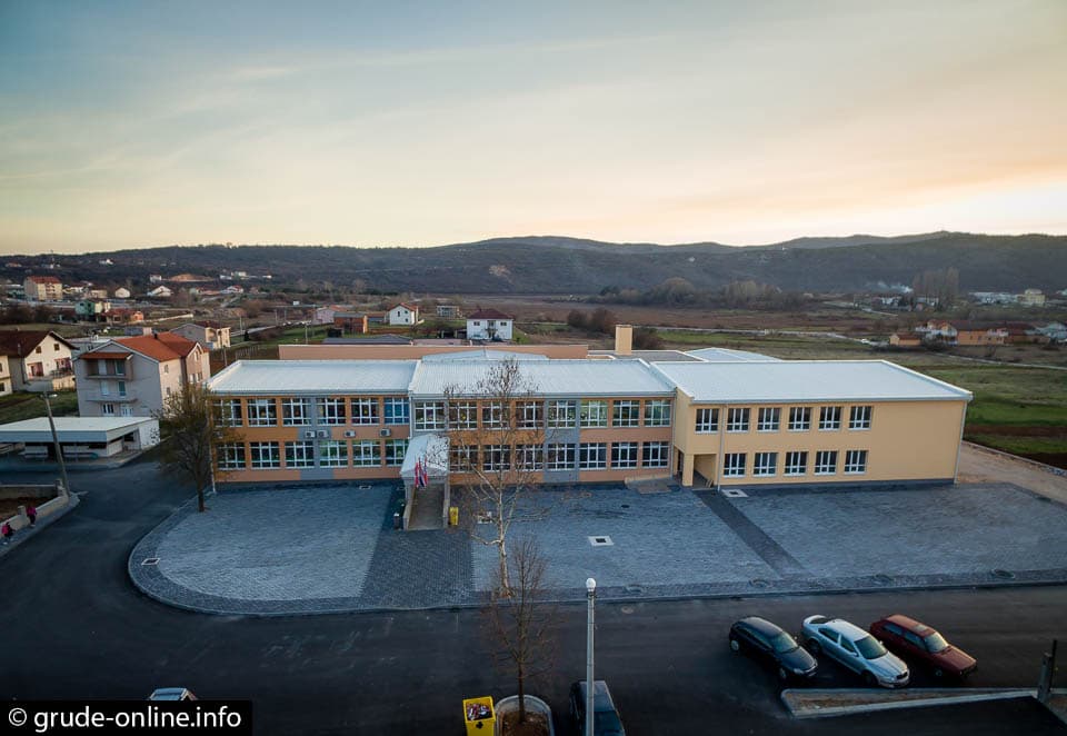 Ilustracija članka: Grude: Predupis djece u prvi razred osnovne škole