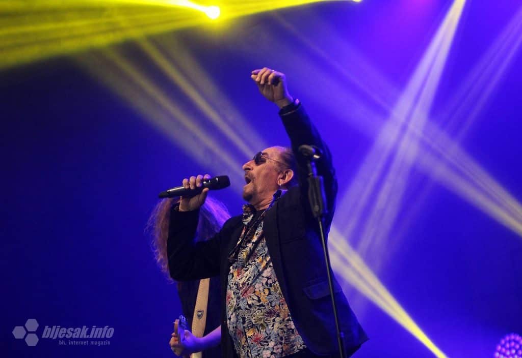 Ilustracija članka: Željko Bebek na dočeku Nove godine u Mostaru