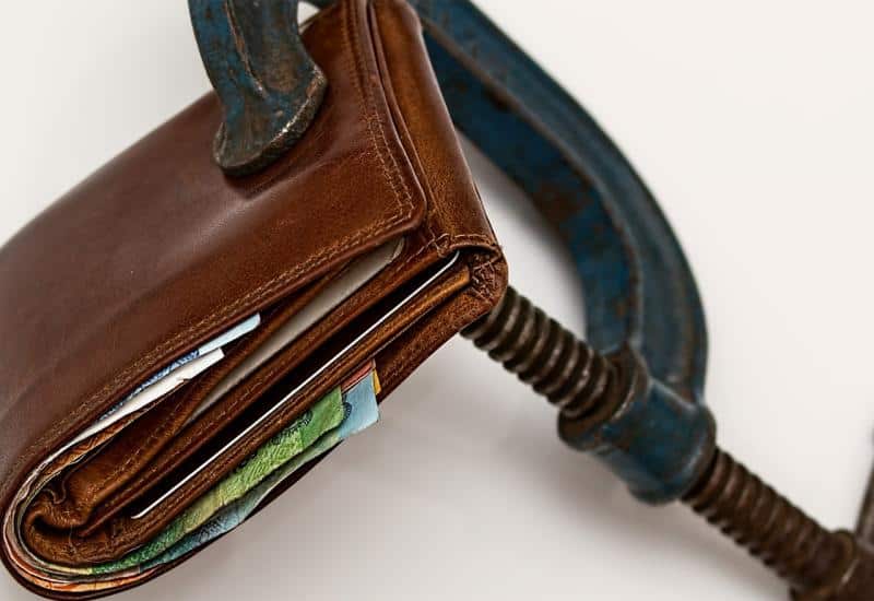 Ilustracija članka: Pripremite se za najgore: Stiže nam neizbježna recesija, poskupljenje kredita, nelikvidnost…