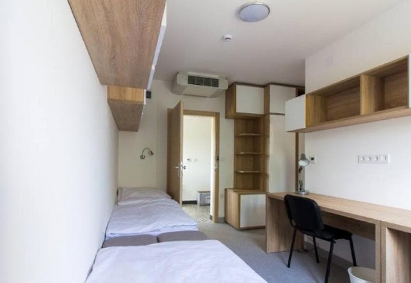 Ilustracija članka: Kvaliteta slaba, cijene visoke – Papren život u studentskim domovima