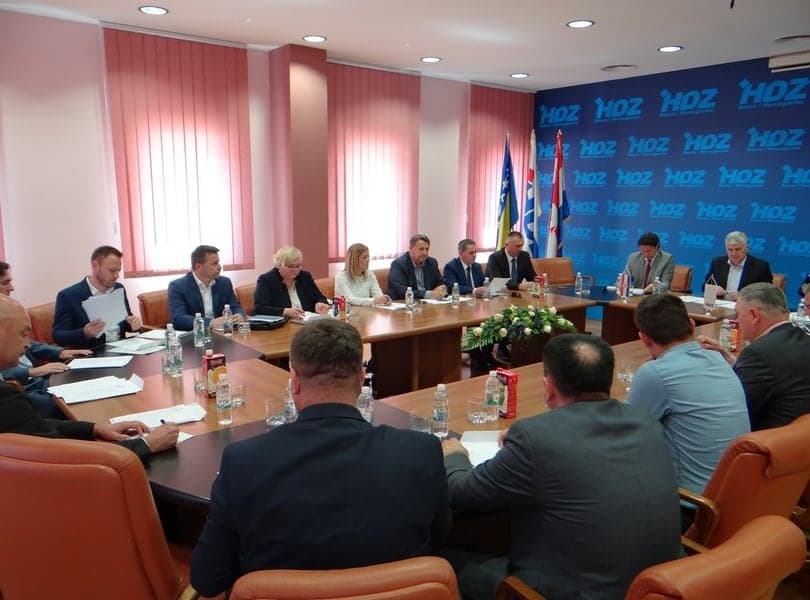 Ilustracija članka: Čović na sastanku s predstavnicima lokalne vlasti, podržan projekt RTV Herceg Bosne