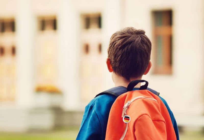 Ilustracija članka: Udžbenici: Skuplje je znanje ako ste Hrvat