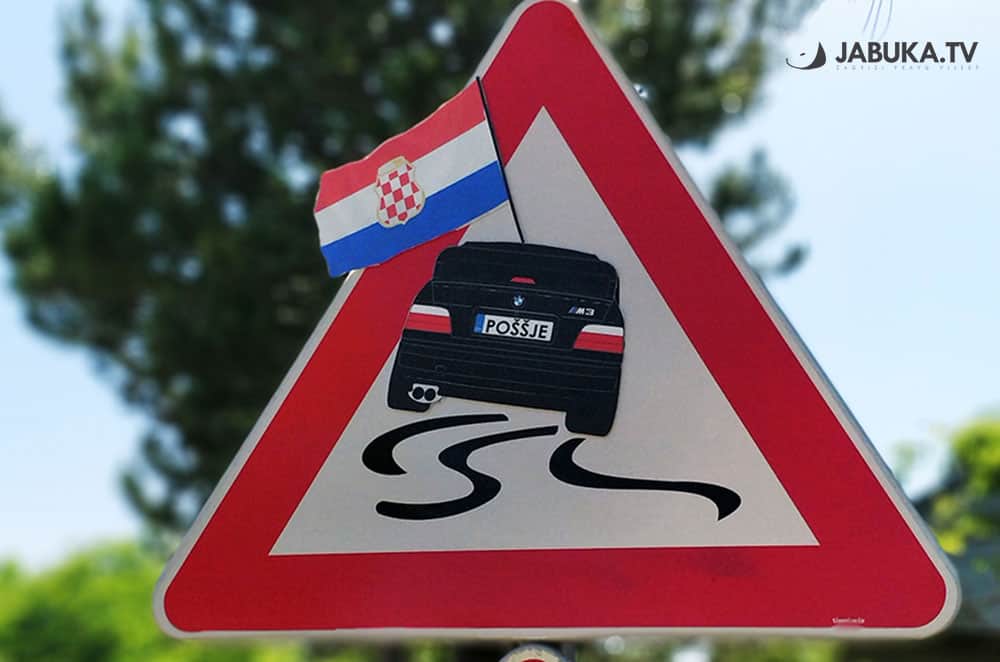 Ilustracija članka: Kod Posušja primjećen zanimljiv prometni znak