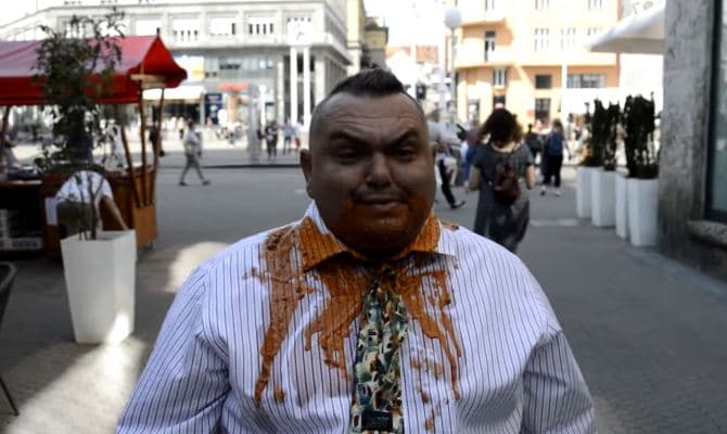 Ilustracija članka: Snimka “bosanske seljačine u Zagrebu” postala hit na YouTubeu