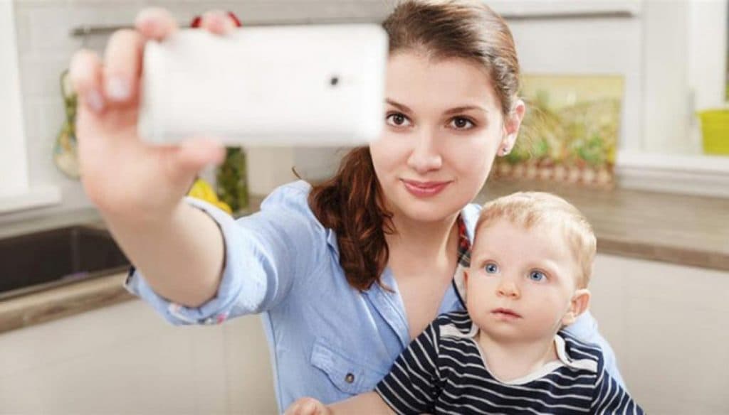 Ilustracija članka: Inspektor Federalne uprave objasnio zašto ne trebate postavljati slike djece na internet