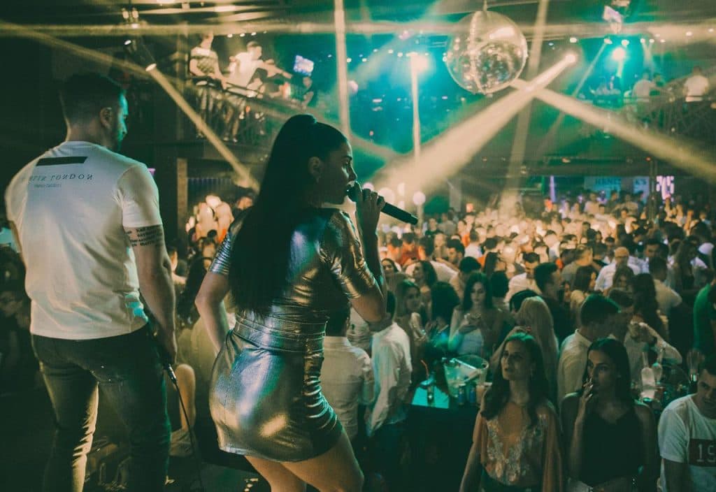 Ilustracija članka: Dupkom puni hercegovački klubovi i ovaj vikend ‘gorjeli’