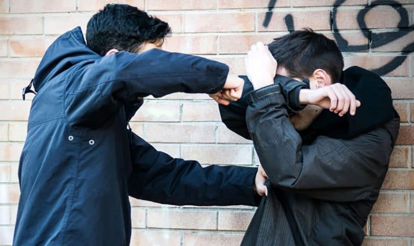 Ilustracija članka: Nova tučnjava u Mostaru: Maloljetnik slomio šaku lomeći nos i vilicu mladiću