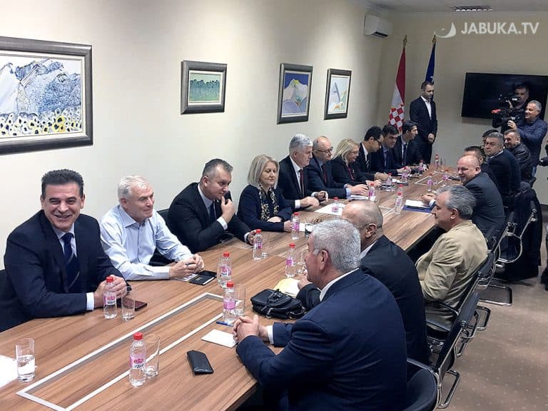 Ilustracija članka: HNS o Programskoj deklaraciji SDA: “Ovakva Deklaracija osobito je neprihvatljiva za Hrvate”