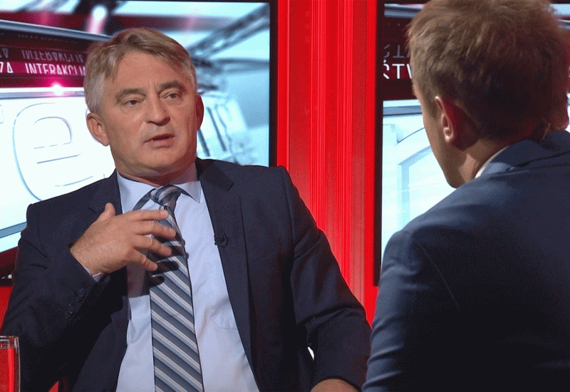 Ilustracija članka: Komšić o HRHB: Vi to zovete putokazom?