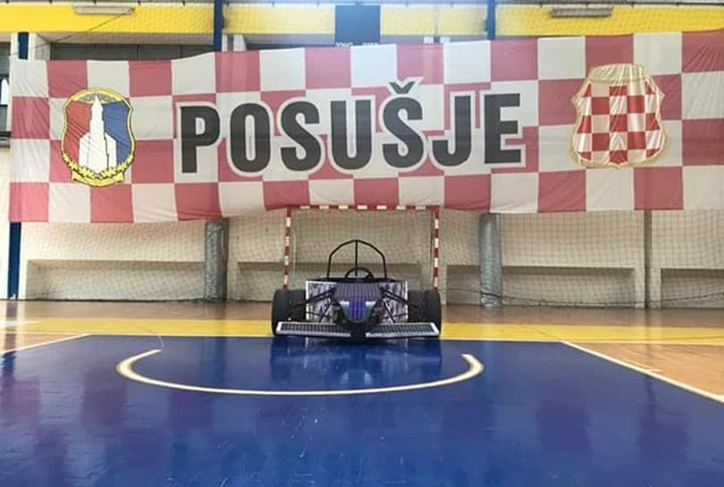 Ilustracija članka: Učenici SS škole Posušje predstavljaju svoj bolid u društvu Rimca, Toyote i drugih