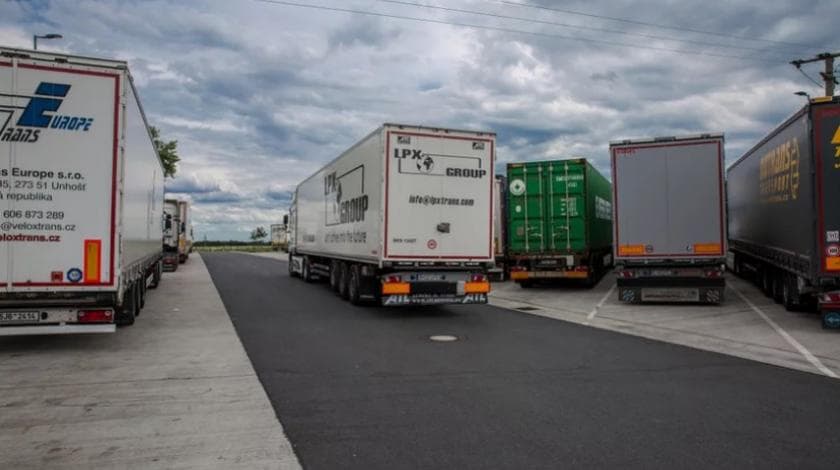 Ilustracija članka: Nakon svađe o vjeri bosanski kamiondžija udario hrvatskog kolegu i nanio mu ozlijede lica