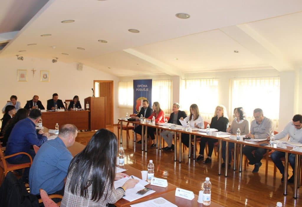 Ilustracija članka: Posušje: Voda u Tribistovu i fontana na kružnom toku