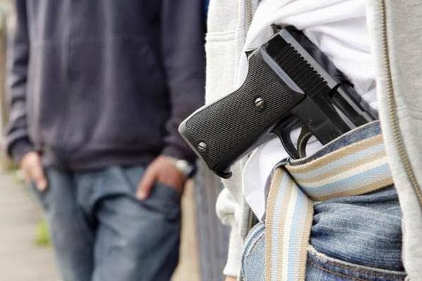 Ilustracija članka: Mladi u BiH sve više kupuju plinske pištolje, dostupni po niskim cijenama