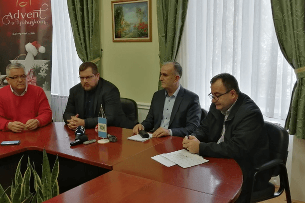 Ilustracija članka: Advent u Ljubuškom: Klizalište i koncerti besplatni, hrana po simboličnim cijenama