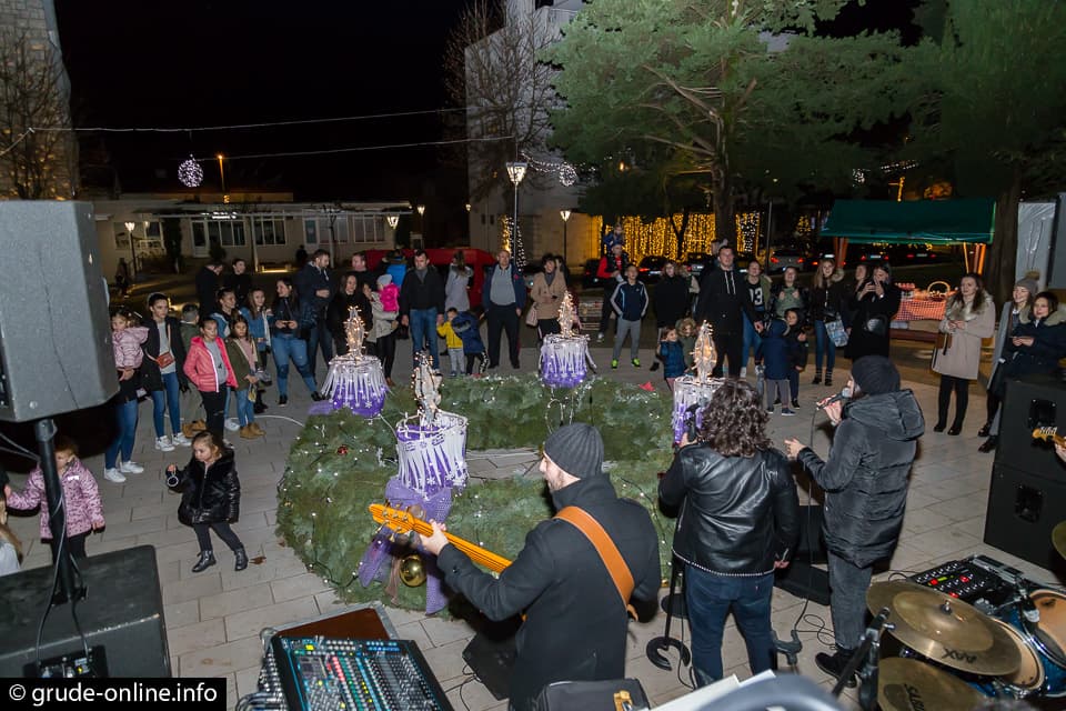 Ilustracija članka: ČAROLIJA SE NASTAVLJA: Ponovno od sutra advent u Grudama uz glazbu uživo