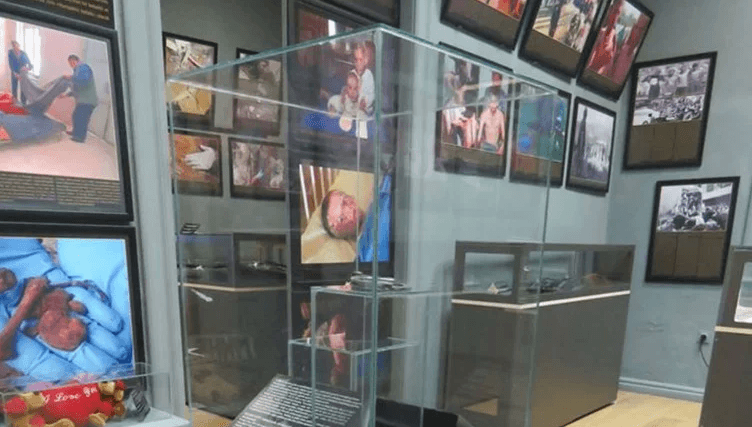 Ilustracija članka: Tiskali duple karte za muzeje ratnih zločina u BiH, novac zadržavali za sebe