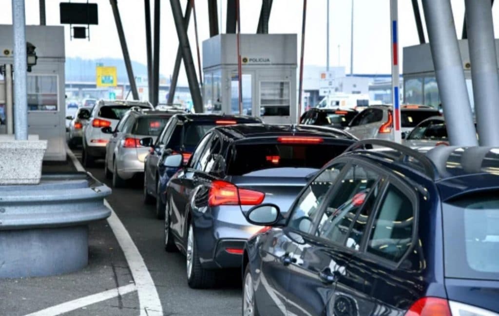 Ilustracija članka: Dalmatinci više ne hrle u Hercegovinu po ulje, mlijeko i šećer, ali po neke stvari još se uvijek isplati otići