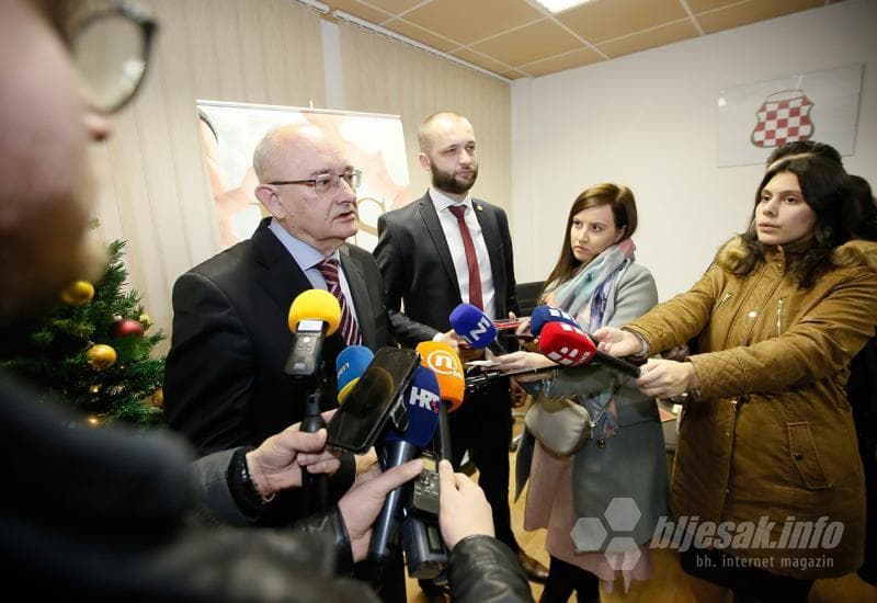 Ilustracija članka: Ljubić: Ravnopravnost Hrvata se može postići na dva načina