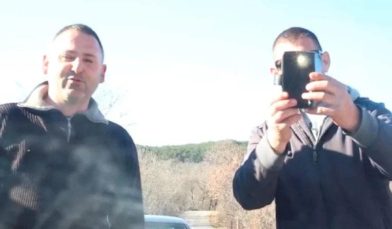 Ilustracija članka: U Imotskom napadnuta novinarka: Okružili su me, rekli su da su rođaci Kujundžića