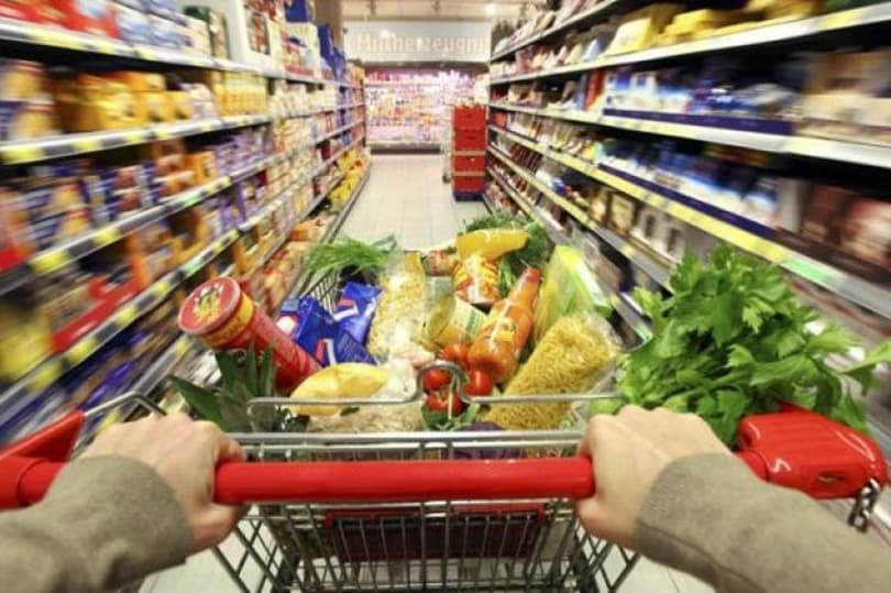 Ilustracija članka: Pala je cijena goriva, hoće li pojeftiniti hrana?