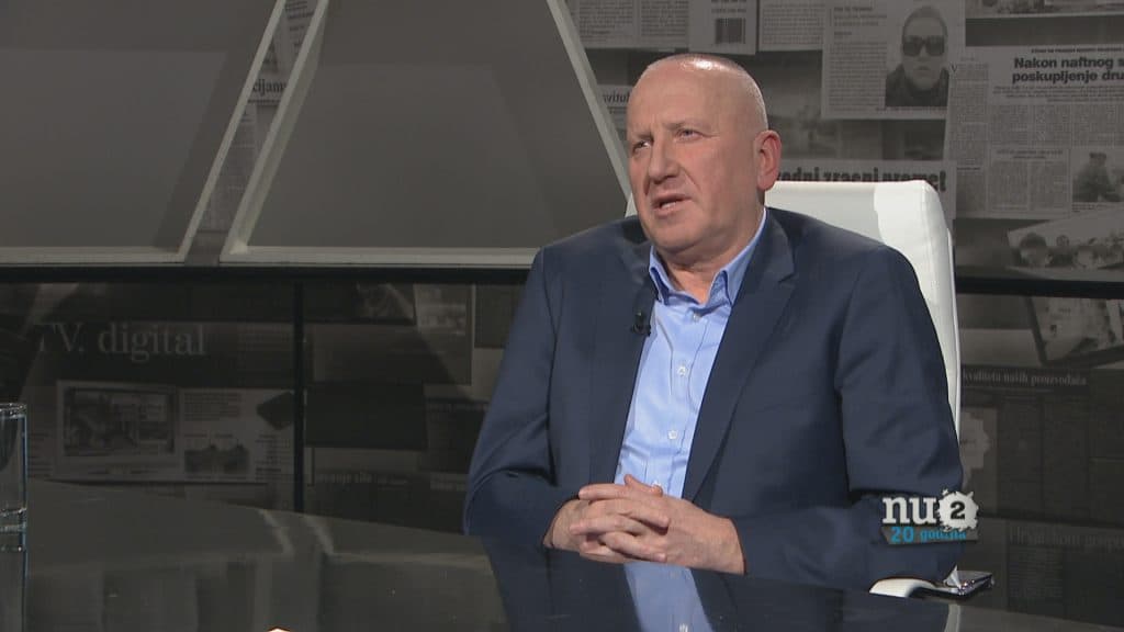 Ilustracija članka: Boro Nogalo u NU2: Djecu današnji političari ne šljive