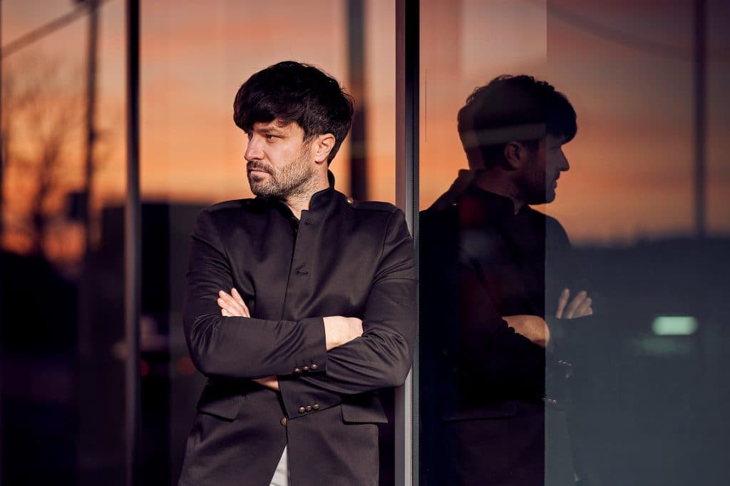 Ilustracija članka: Hercegovački nogometaš snimio pjesmu