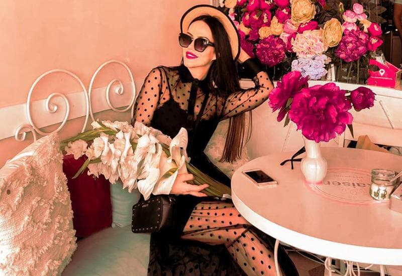 Ilustracija članka: Mostarska influenserica: Zarađujem više kao influenser nego kao pravnik