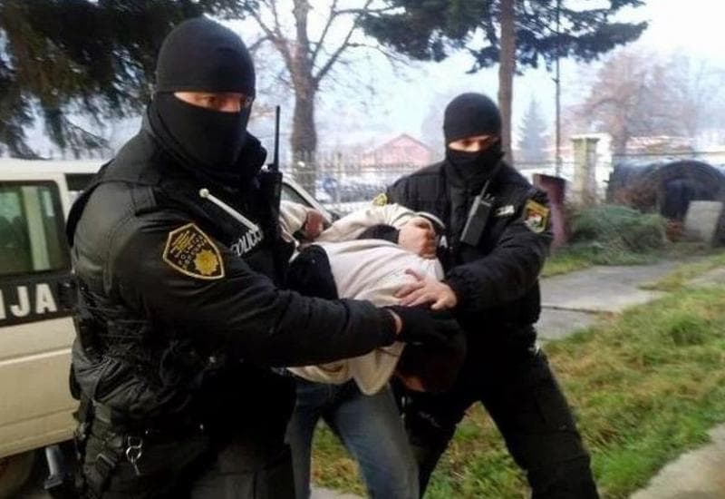 Ilustracija članka: Uhićena trojka koja je palila kladionice u Uskoplju