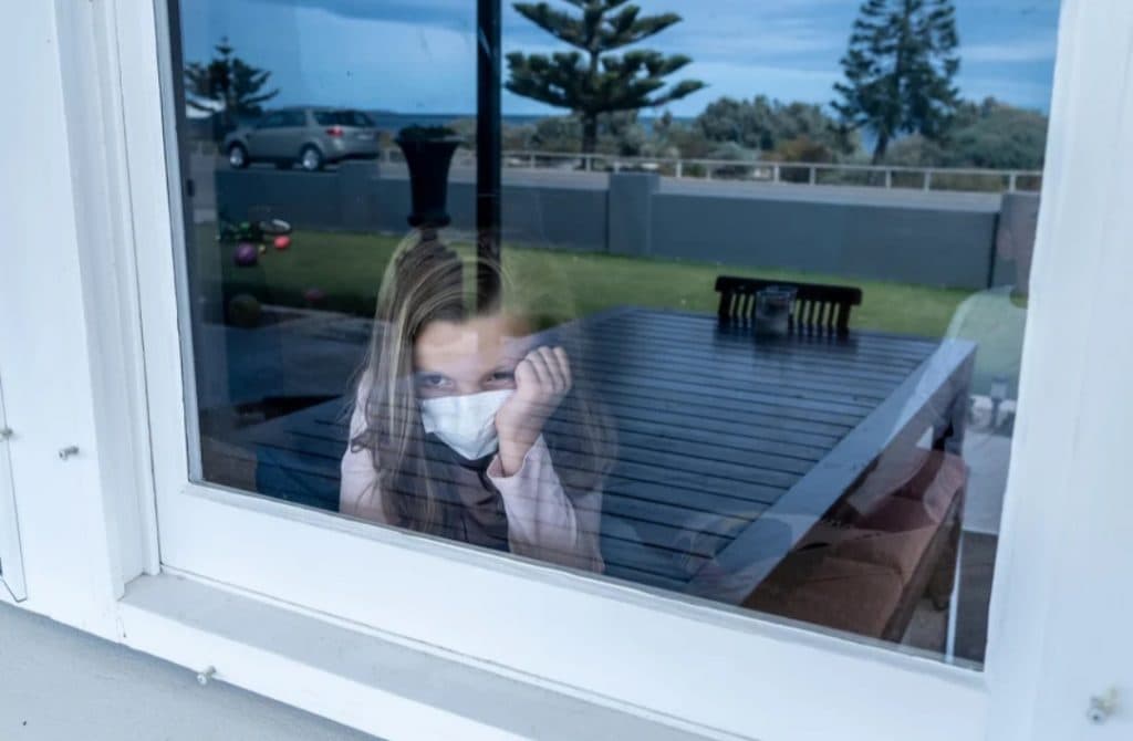 Ilustracija članka: Više od 10.000 građana potpisalo peticiju za ukidanje zabrane kretanja djeci u FBiH