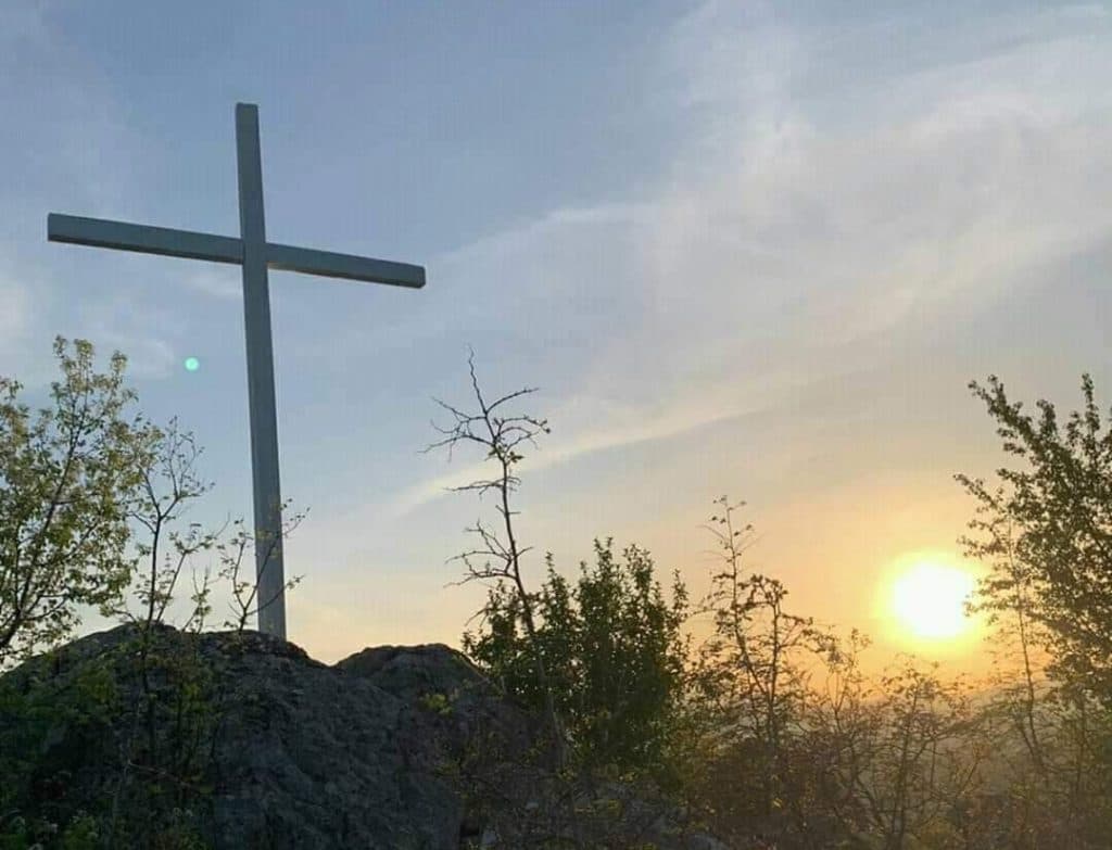 Ilustracija članka: FOTO: Na brdu Gradina u Vrućicama postavljen križ