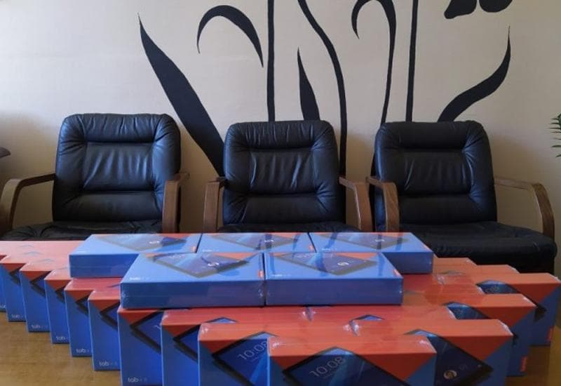 Ilustracija članka: UNESCO BIH donirao 40 tableta za online nastavu u ŽZH