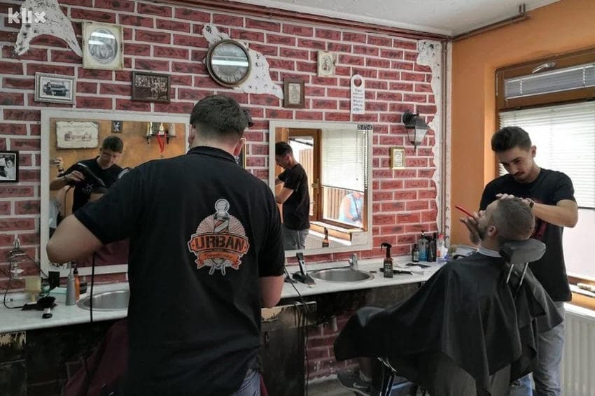 Ilustracija članka: Šišanje više neće biti isto: Evo koje mjere zaštite poduzimaju frizerski saloni u FBiH