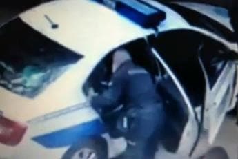 Ilustracija članka: VIDEO: Policajac u Srbiji mlati muškarca, prekršio je zabranu kretanja?