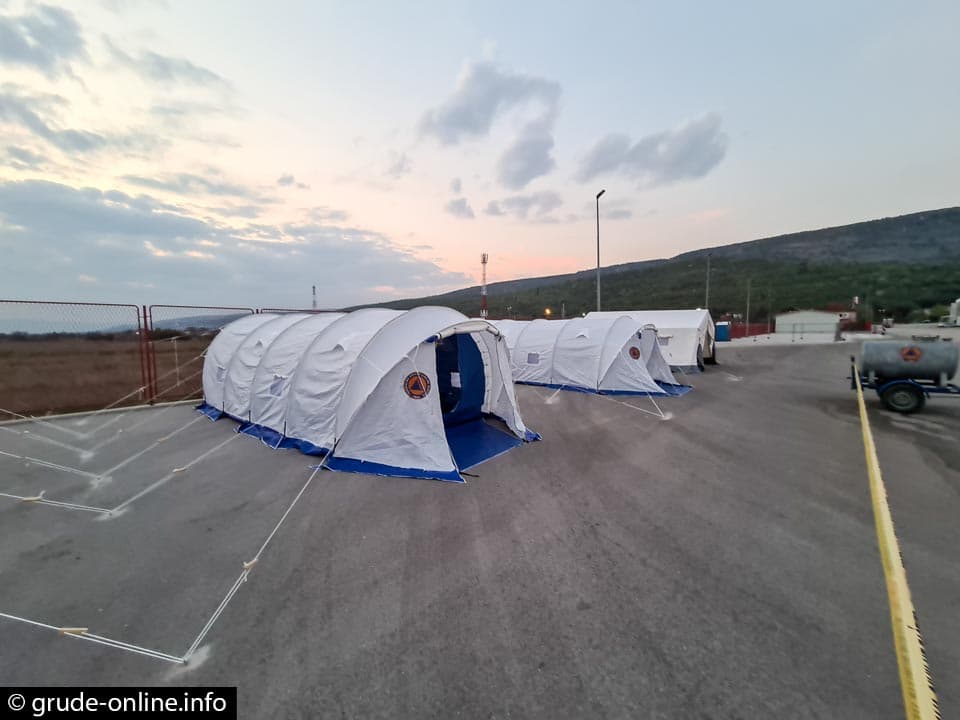 Ilustracija članka: U posljednja 24 sata u šatore na granicama upućene 34 osobe