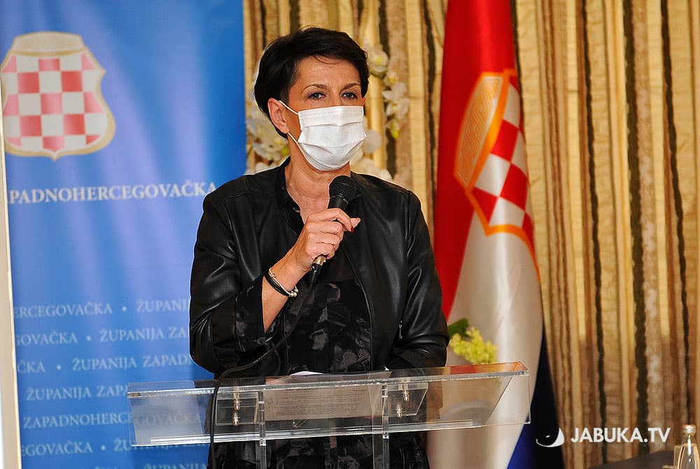 Ilustracija članka: Ministrica Mikulić: Problem je kako će se završiti maturantima nastava, pripremili smo sve za online maturu