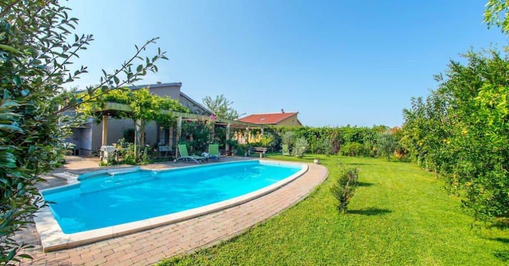 Ilustracija članka: Domaći gosti već počeli rezervirati vile za godišnje odmore u Hercegovini