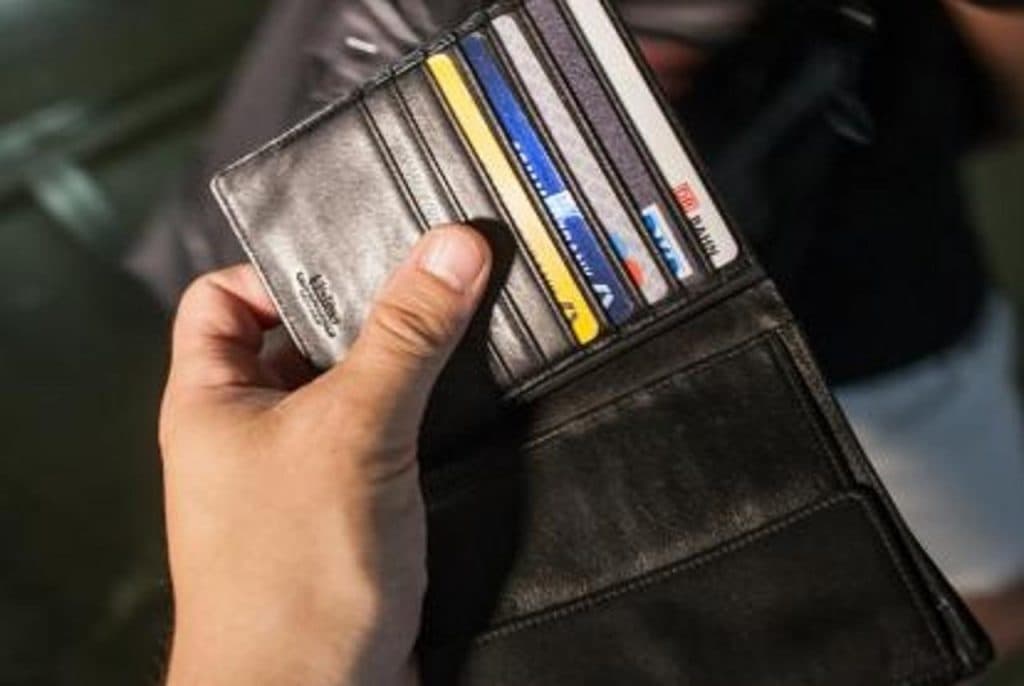 Ilustracija članka: Gruđanin pronašao novčanik i zaista se potrudio pronaći vlasnicu