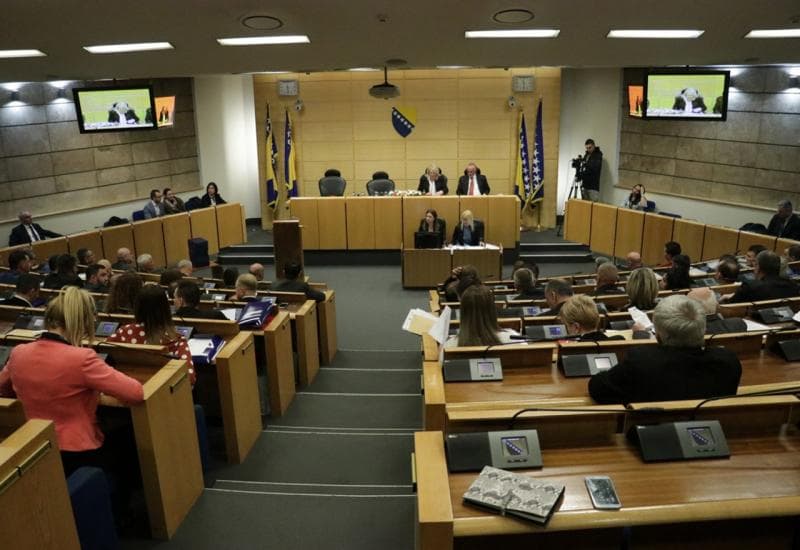 Ilustracija članka: Usvojen “korona zakon” u Federaciji BiH