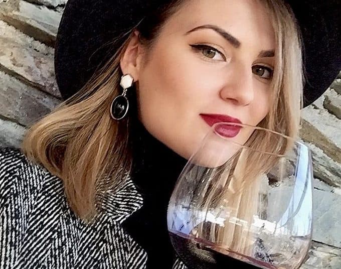 Ilustracija članka: Vizažistica iz Gruda, Marija Šimić: „Potrebno je posvetiti velik dio svog života poslu da bi mogao biti vrhunski“