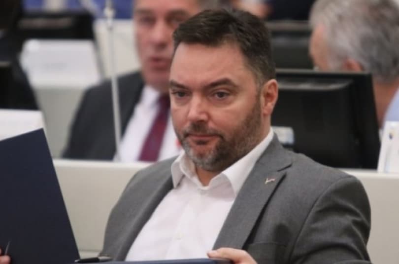 Ilustracija članka: Zbog korona-partyja ministar vanjske trgovine i ekonomskih odnosa BiH ponudio ostavku