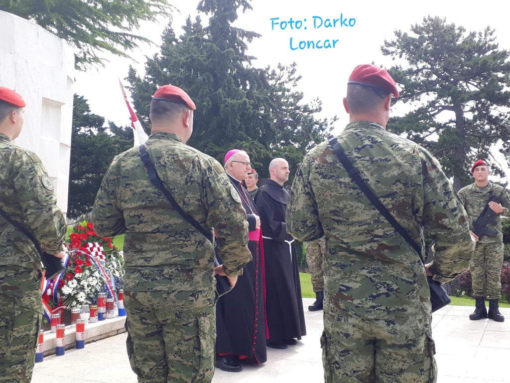 Ilustracija članka: 29 godina “Imotskih sokolova”, poklonio se i ministar Medved