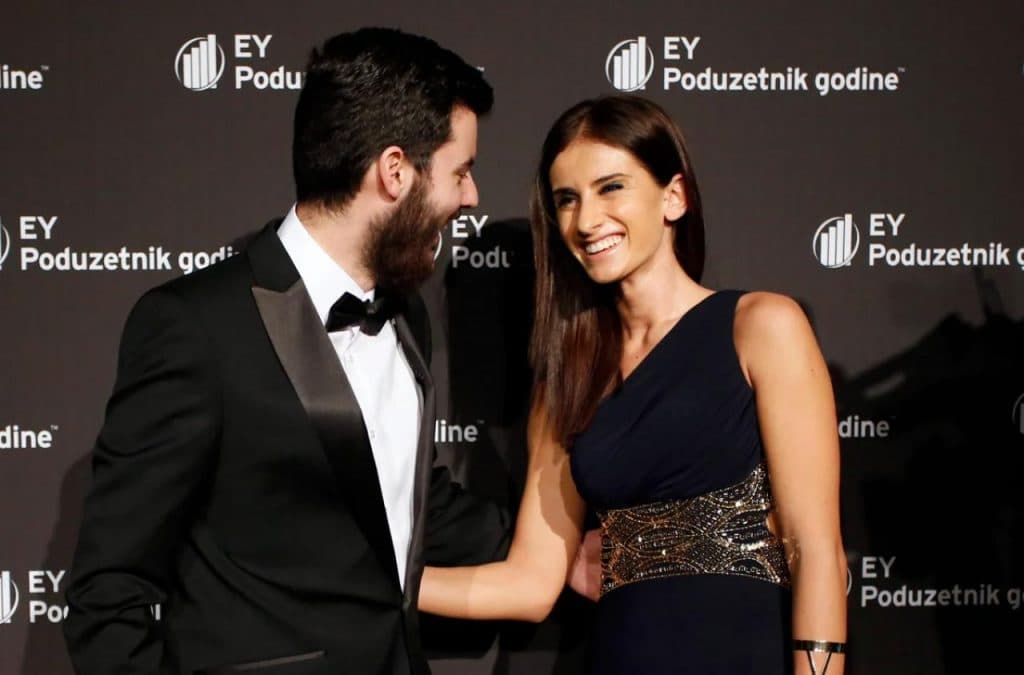 Ilustracija članka: Pale zaruke: Mate Rimac zaprosio djevojku Katarinu