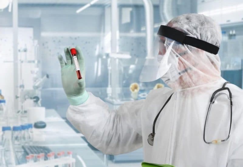 Ilustracija članka: Spiegel: Zašto je pandemija tako jako pogodila Balkan?