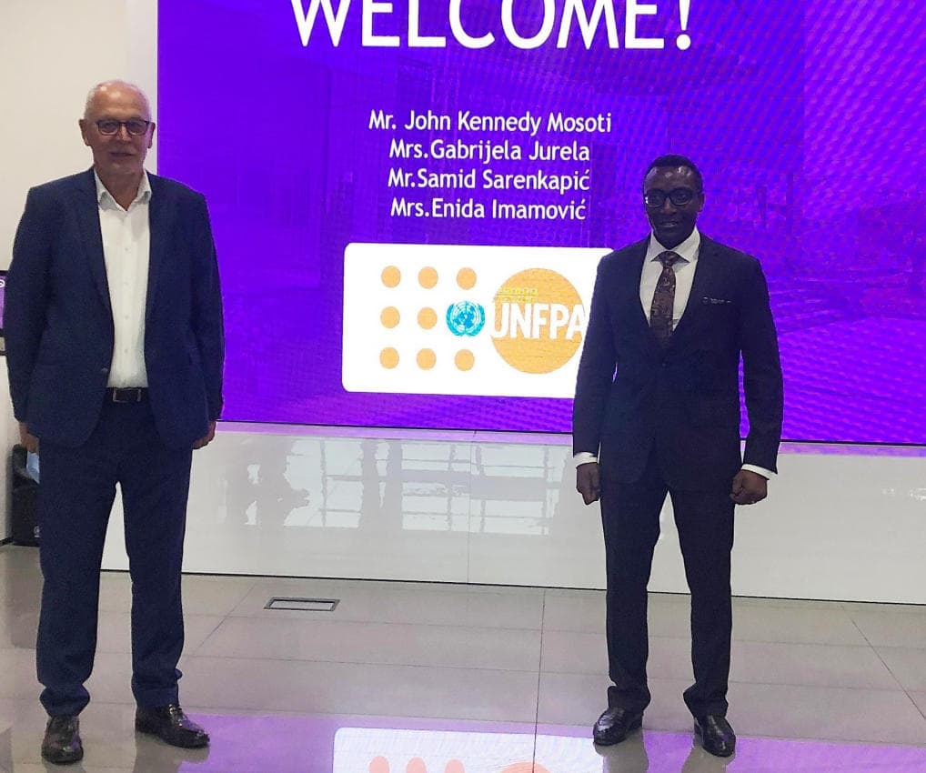 Ilustracija članka: UN i Violeta na pragu suradnje