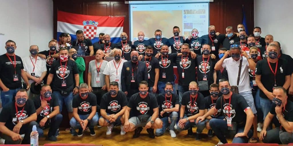 Ilustracija članka: Osnovano Hrvatsko navijačko veleposlanstvo i Klub navijača