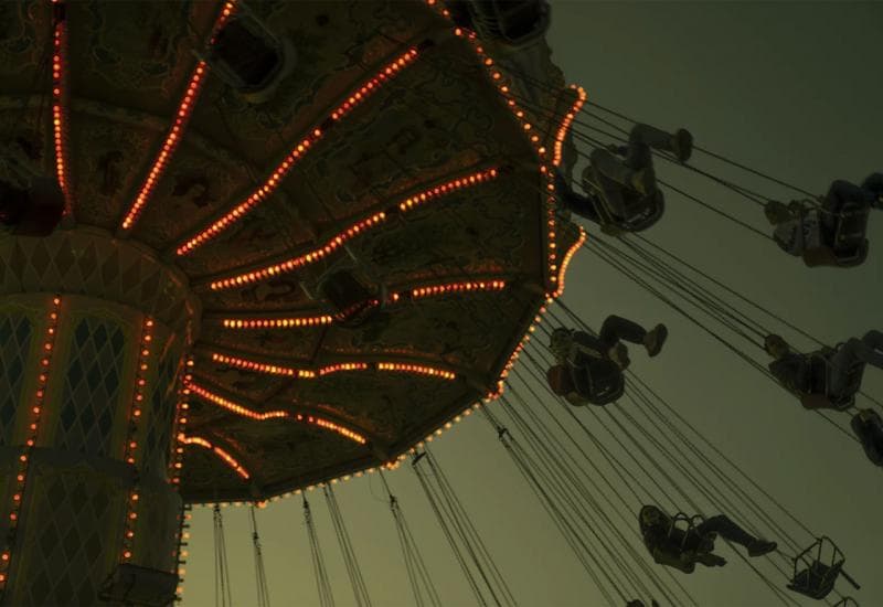 Ilustracija članka: Tragedija: Djevojčica preminula nakon pada s ringišpila