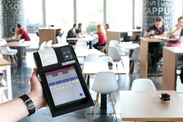 Ilustracija članka: Od obveze fiskalizacije oslobađa se bezgotovinski način plaćanja